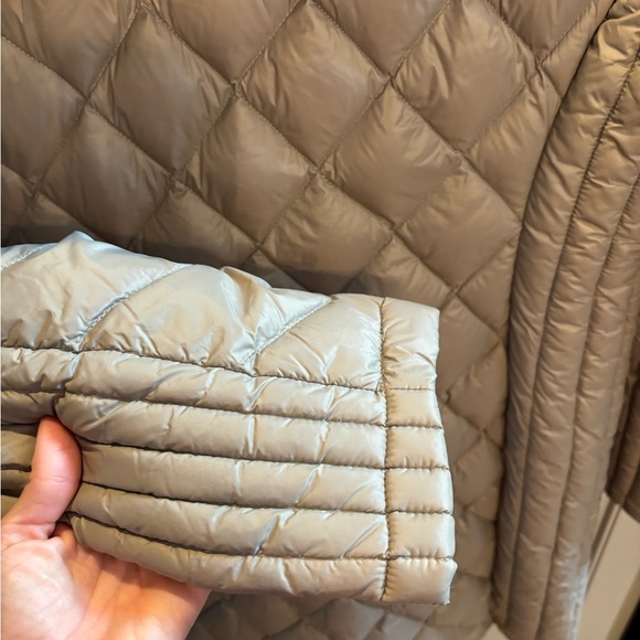 Michael Kors Quilted down Hooded long Jacket - Gray XL - Picture 6 of 6
